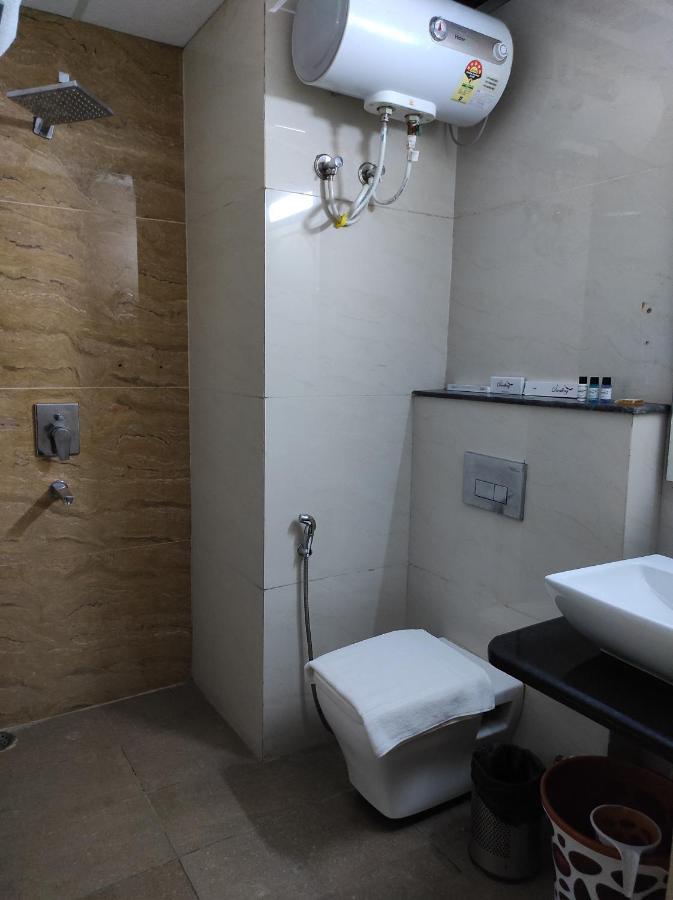 Hotel The Dwelling Paradise Greater Noida Exterior foto