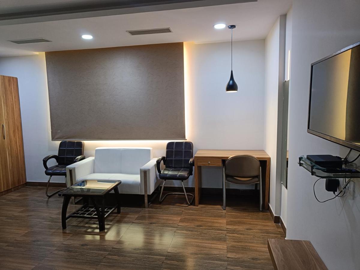 Hotel The Dwelling Paradise Greater Noida Exterior foto