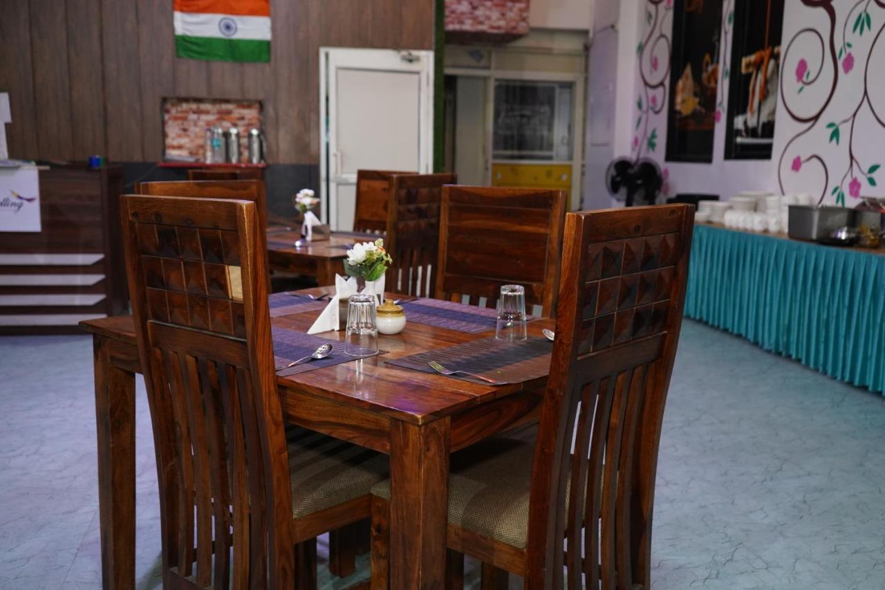 Hotel The Dwelling Paradise Greater Noida Exterior foto